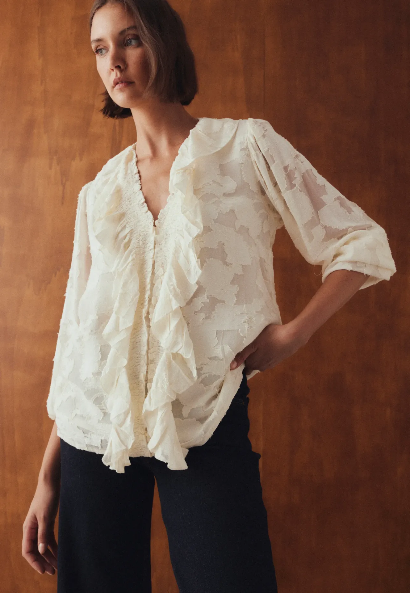 BLUSA JAQUARD VOLANTES