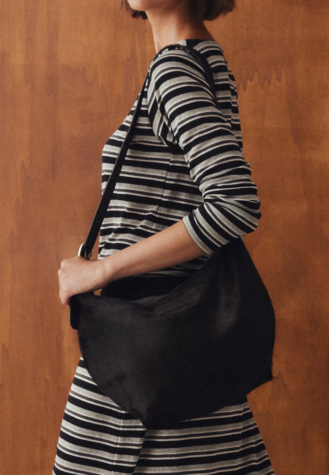 [1A6972LUCA26W2-5MA] BOLSO MEDIA LUNA PELO